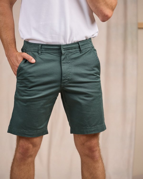 Bermuda chino vert