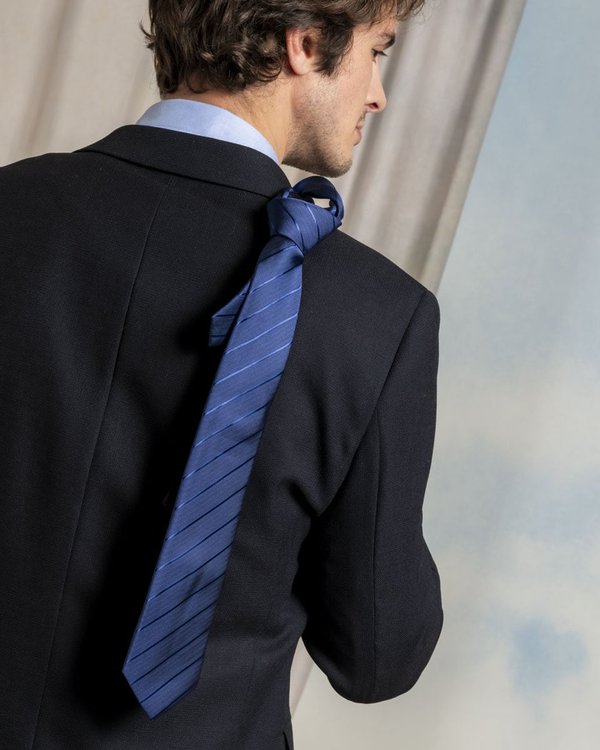 Cravate à rayures bleu