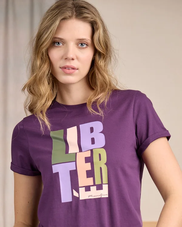 T-shirt message violet