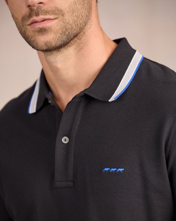 Polo détail col noir